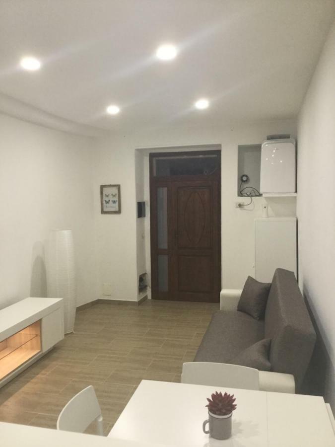 Al Centro Di Cagliari Apartamento Exterior foto
